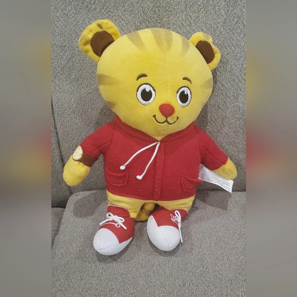 Daniel Tiger talking stuffie - Picture 5 of 5